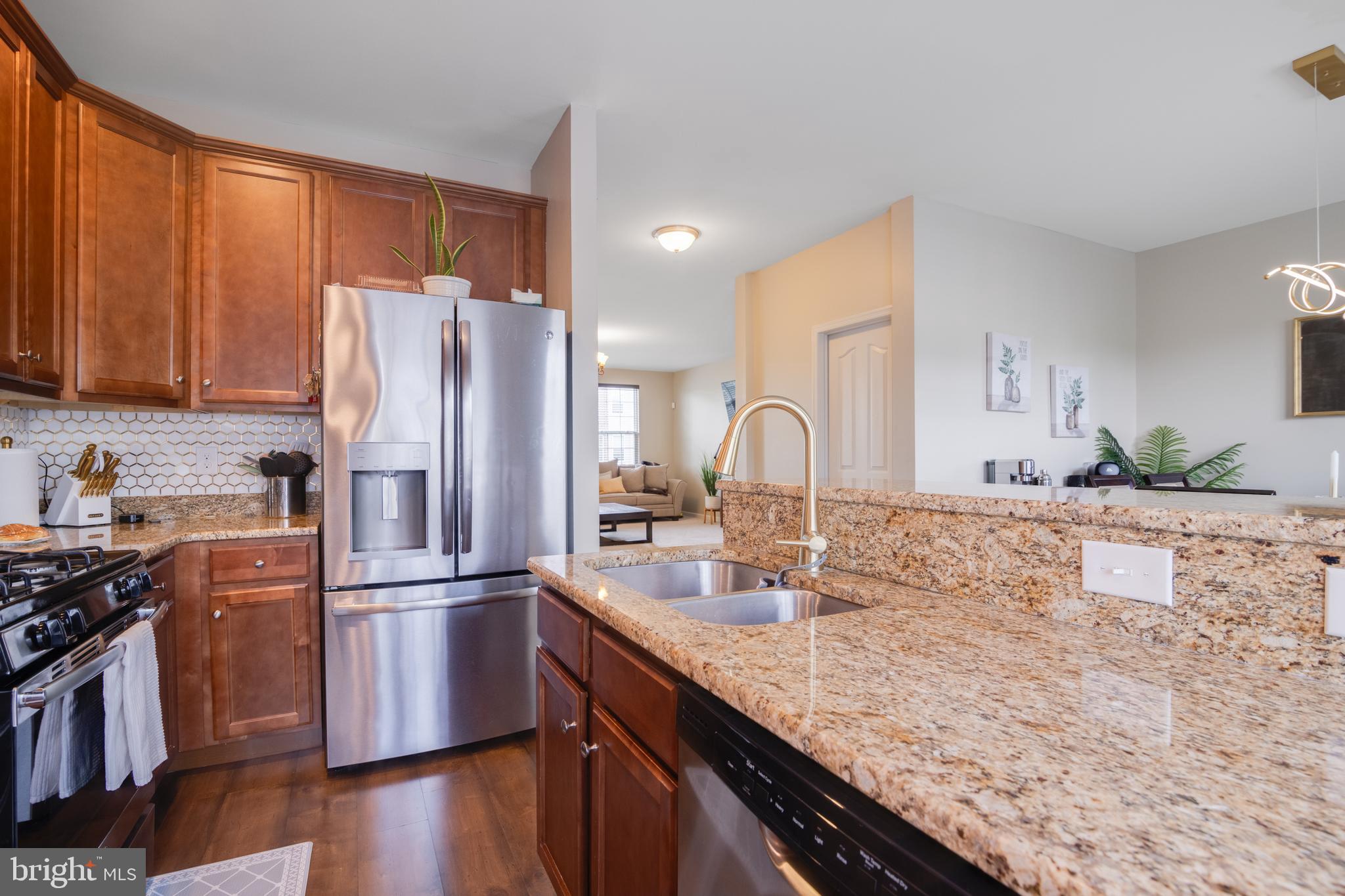 82 CREEKSIDE WAY