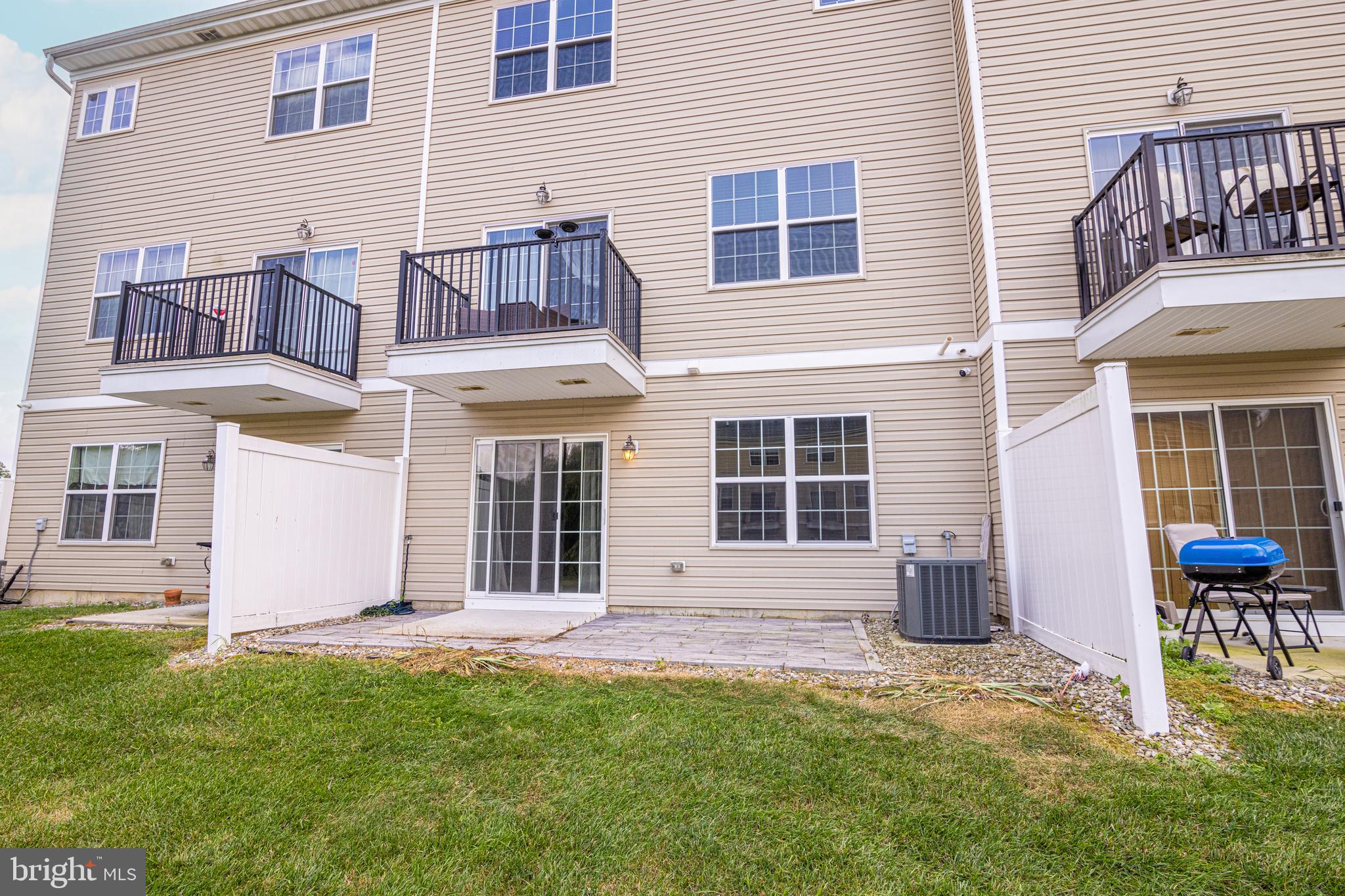 82 CREEKSIDE WAY