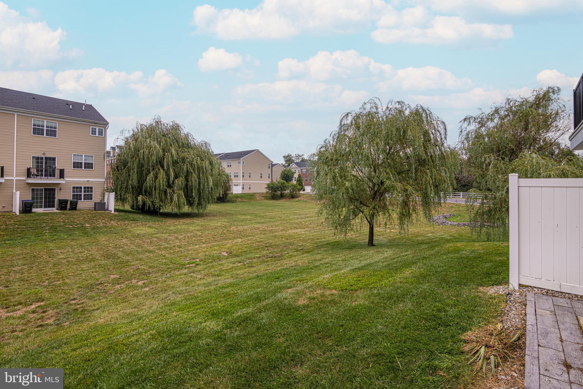 82 CREEKSIDE WAY