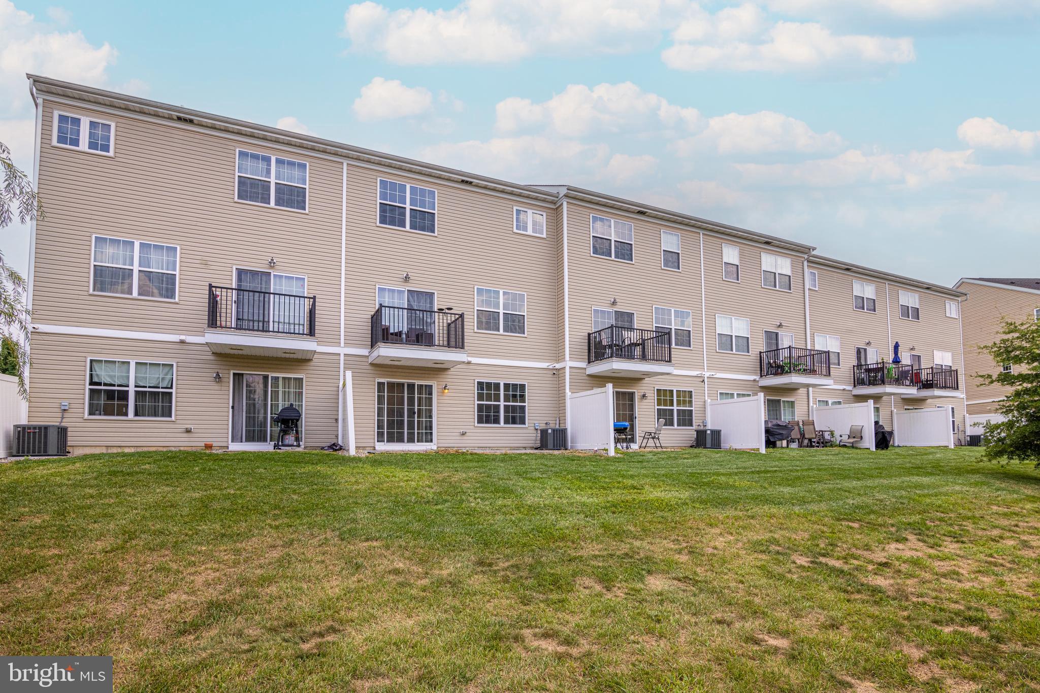 82 CREEKSIDE WAY