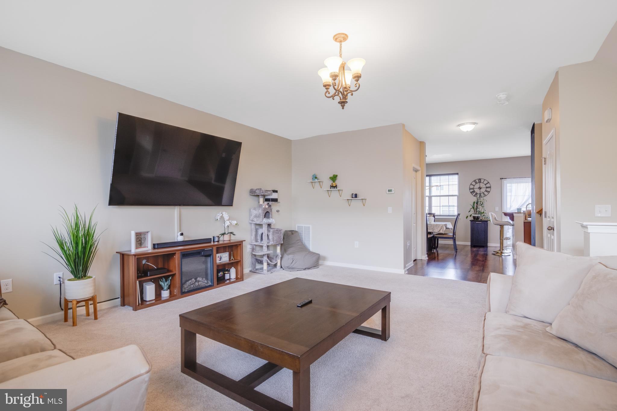 82 CREEKSIDE WAY