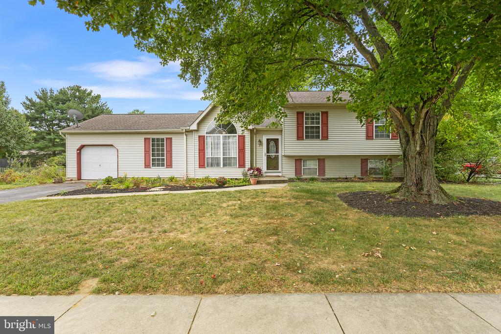 2 CAREY CIRCLE