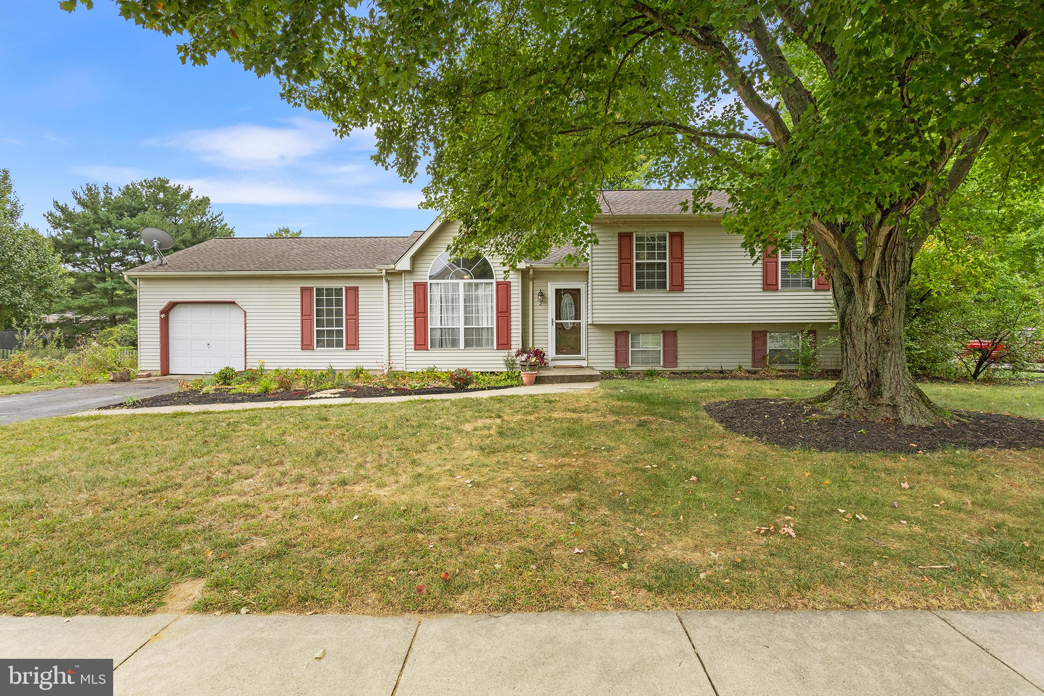 2 CAREY CIRCLE
