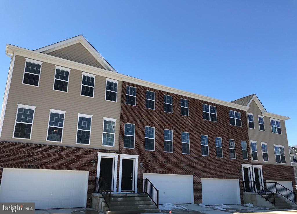46 CREEKSIDE WAY