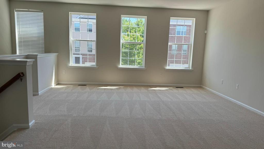 46 CREEKSIDE WAY