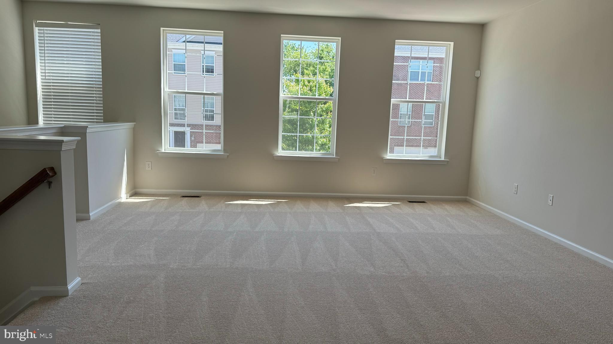 46 CREEKSIDE WAY
