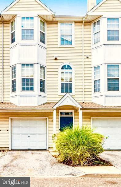 9104 BLUE HERON COURT