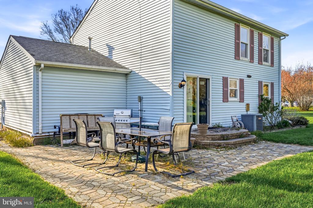 10 CARLYLE DRIVE