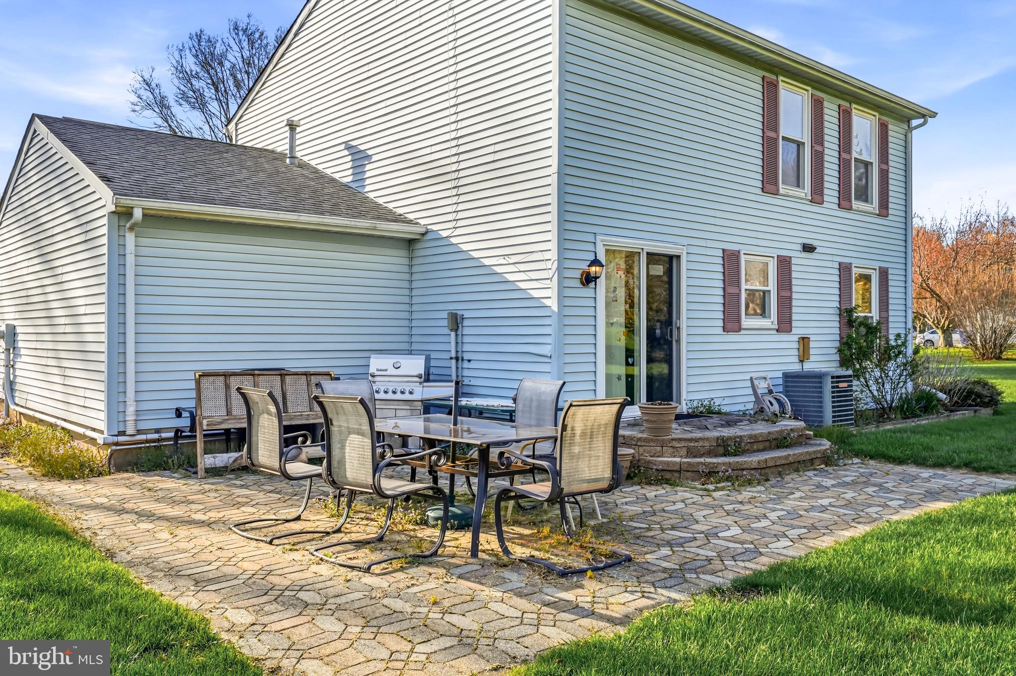 10 CARLYLE DRIVE