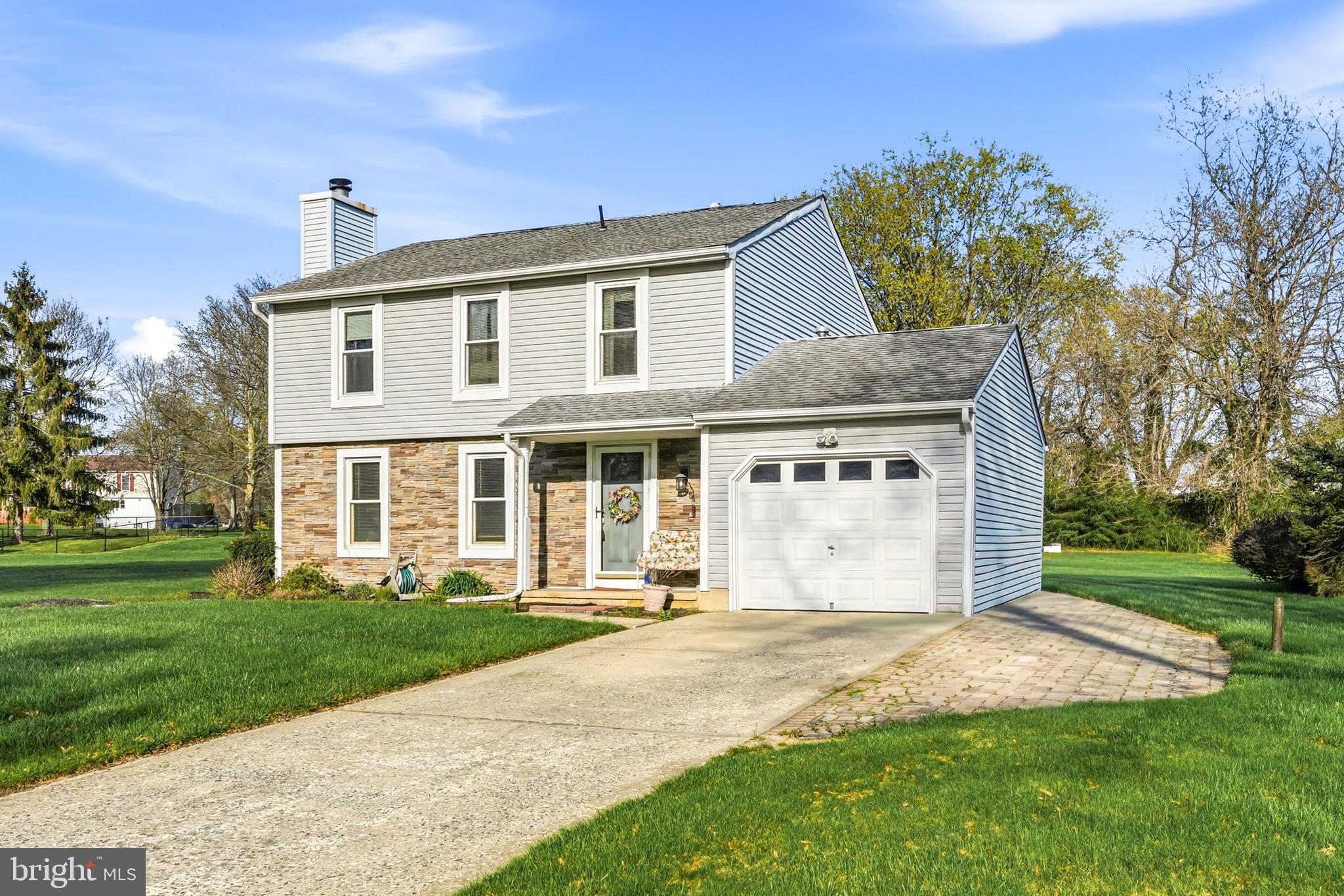 10 CARLYLE DRIVE