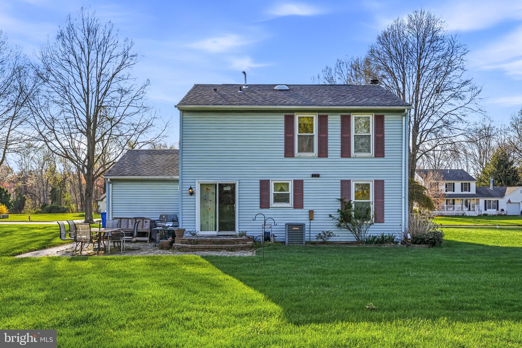 10 CARLYLE DRIVE