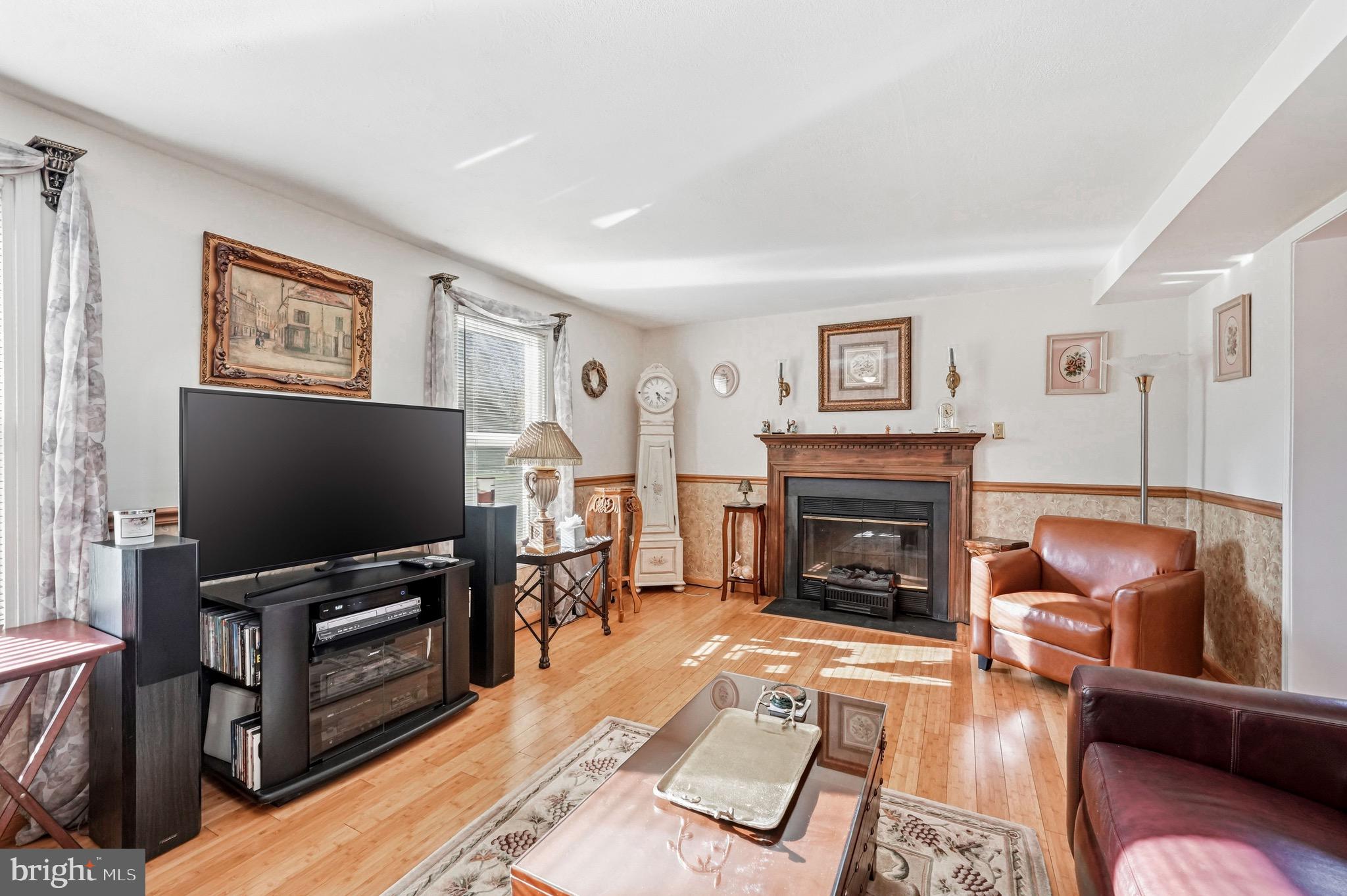 10 CARLYLE DRIVE
