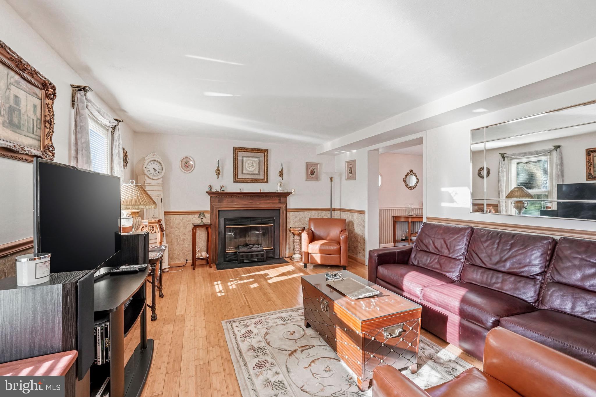 10 CARLYLE DRIVE