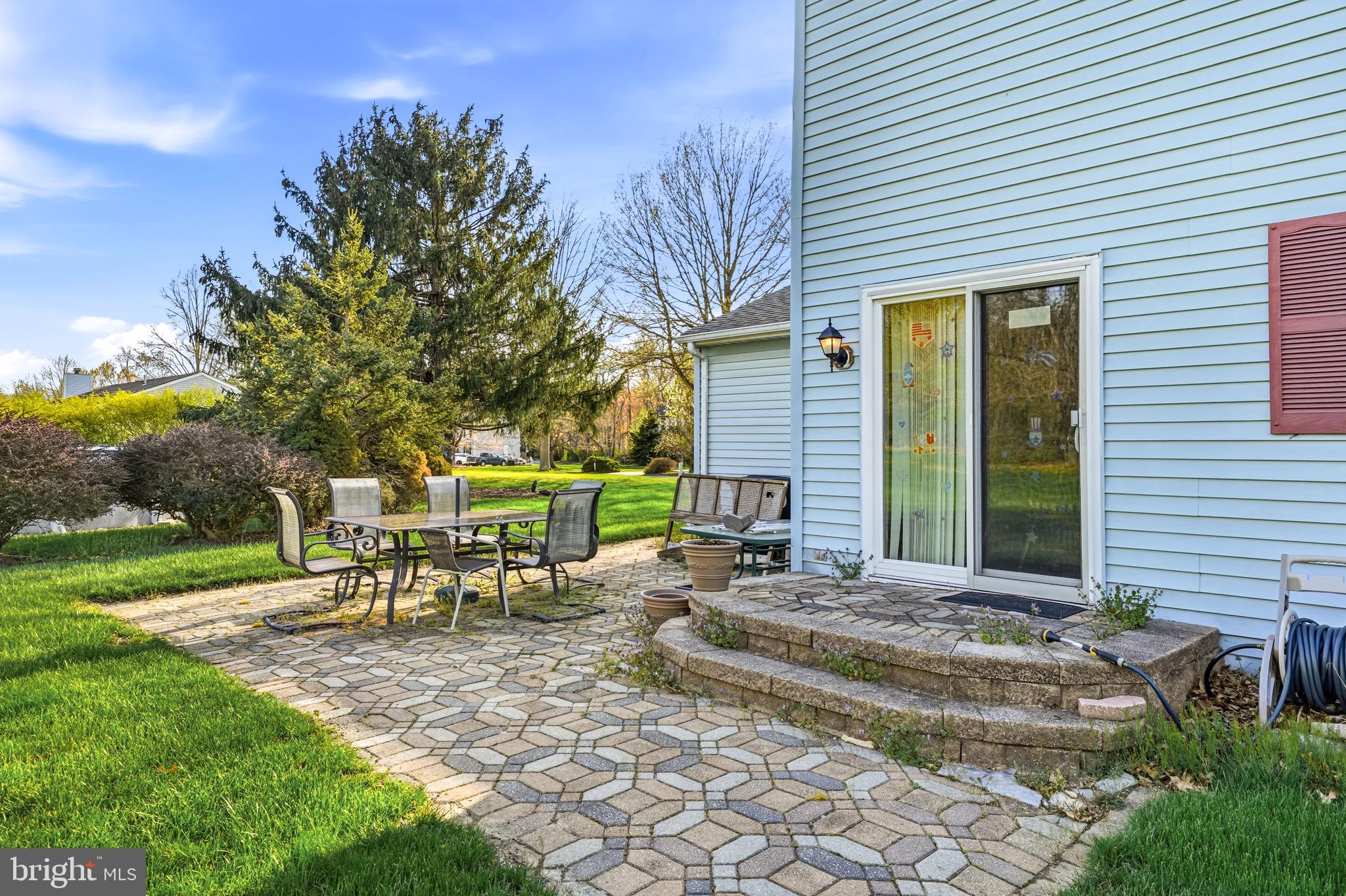 10 CARLYLE DRIVE