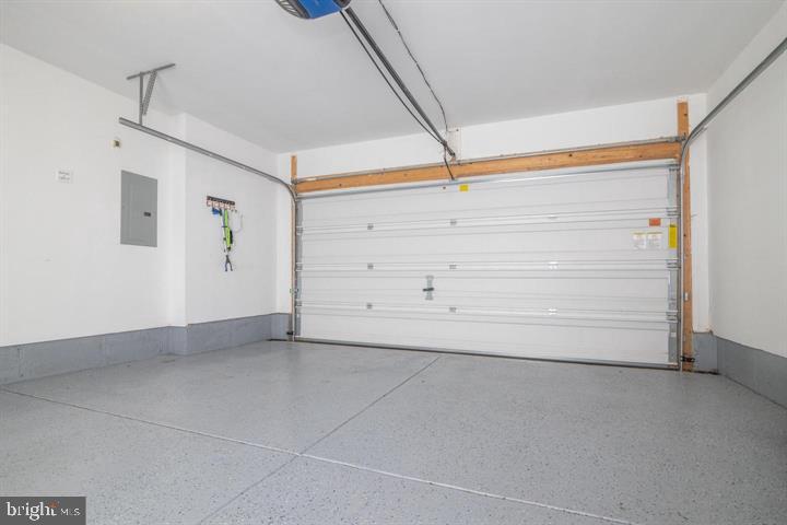109 CREEKSIDE WAY