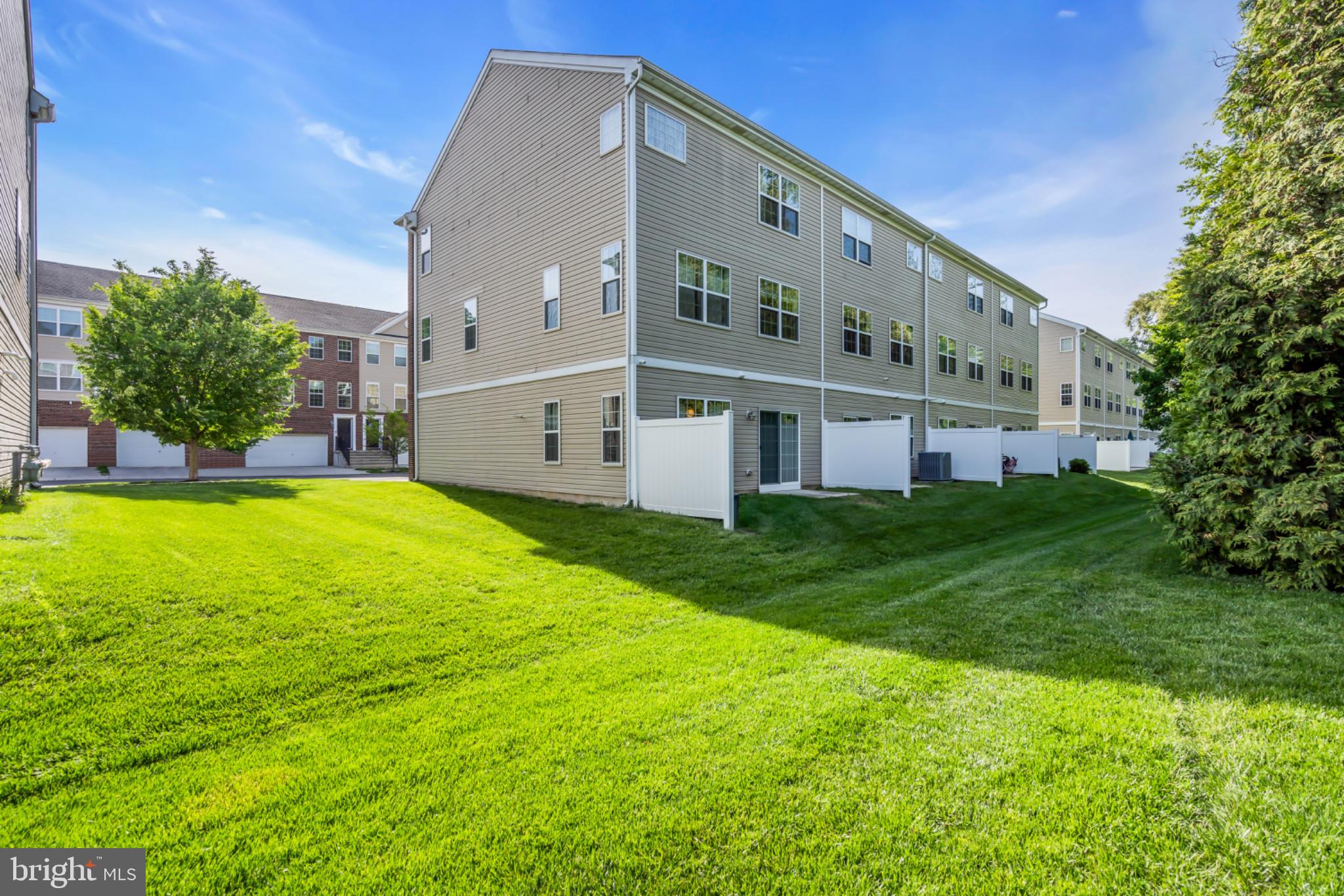 49 CREEKSIDE WAY
