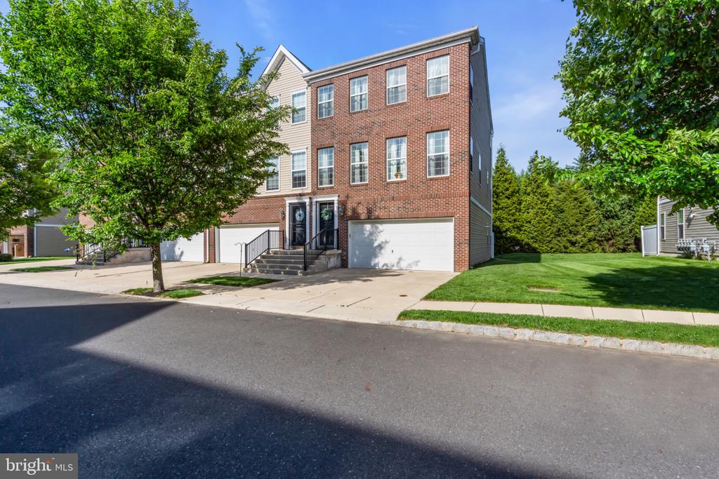 49 CREEKSIDE WAY
