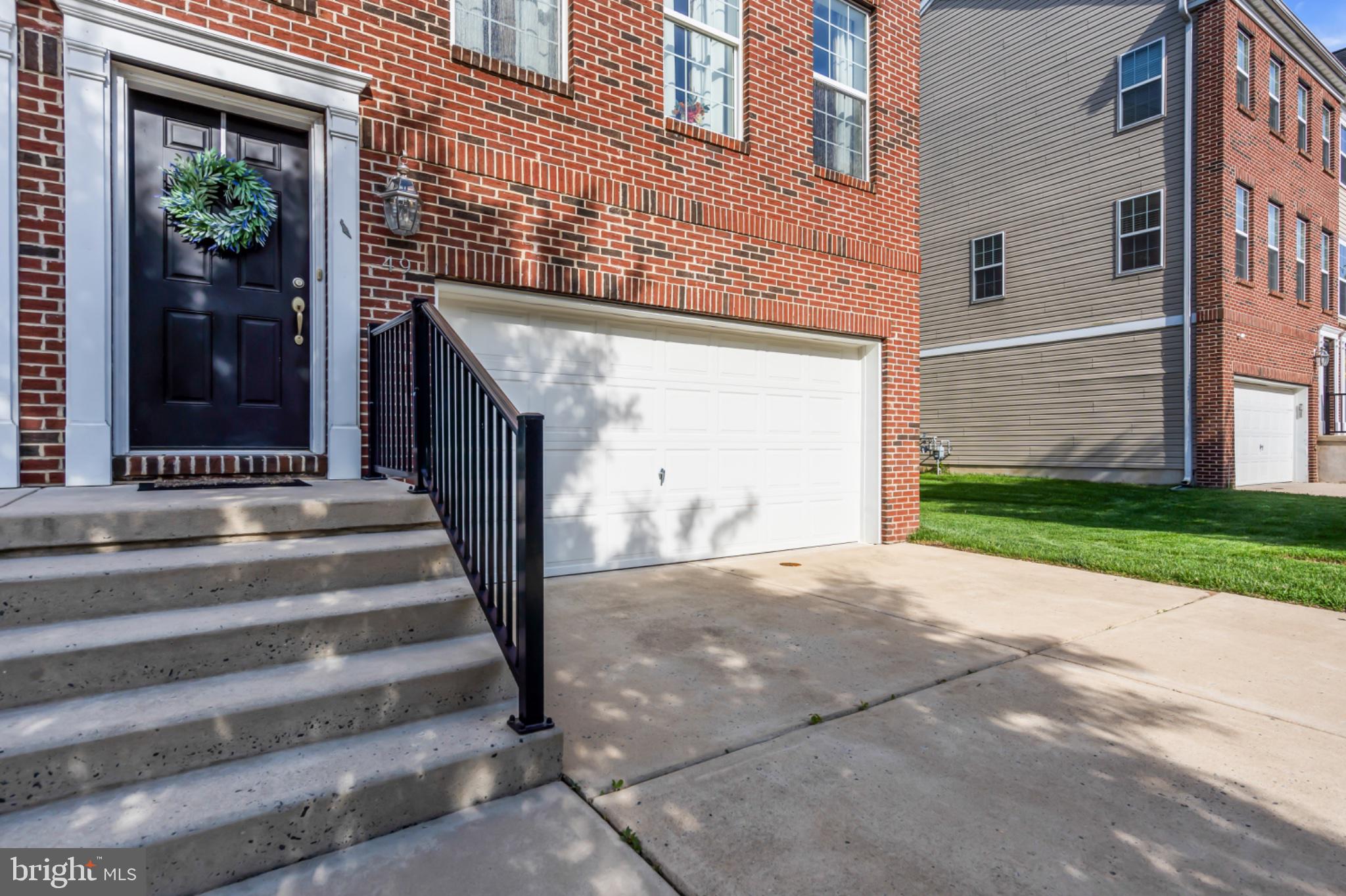 49 CREEKSIDE WAY