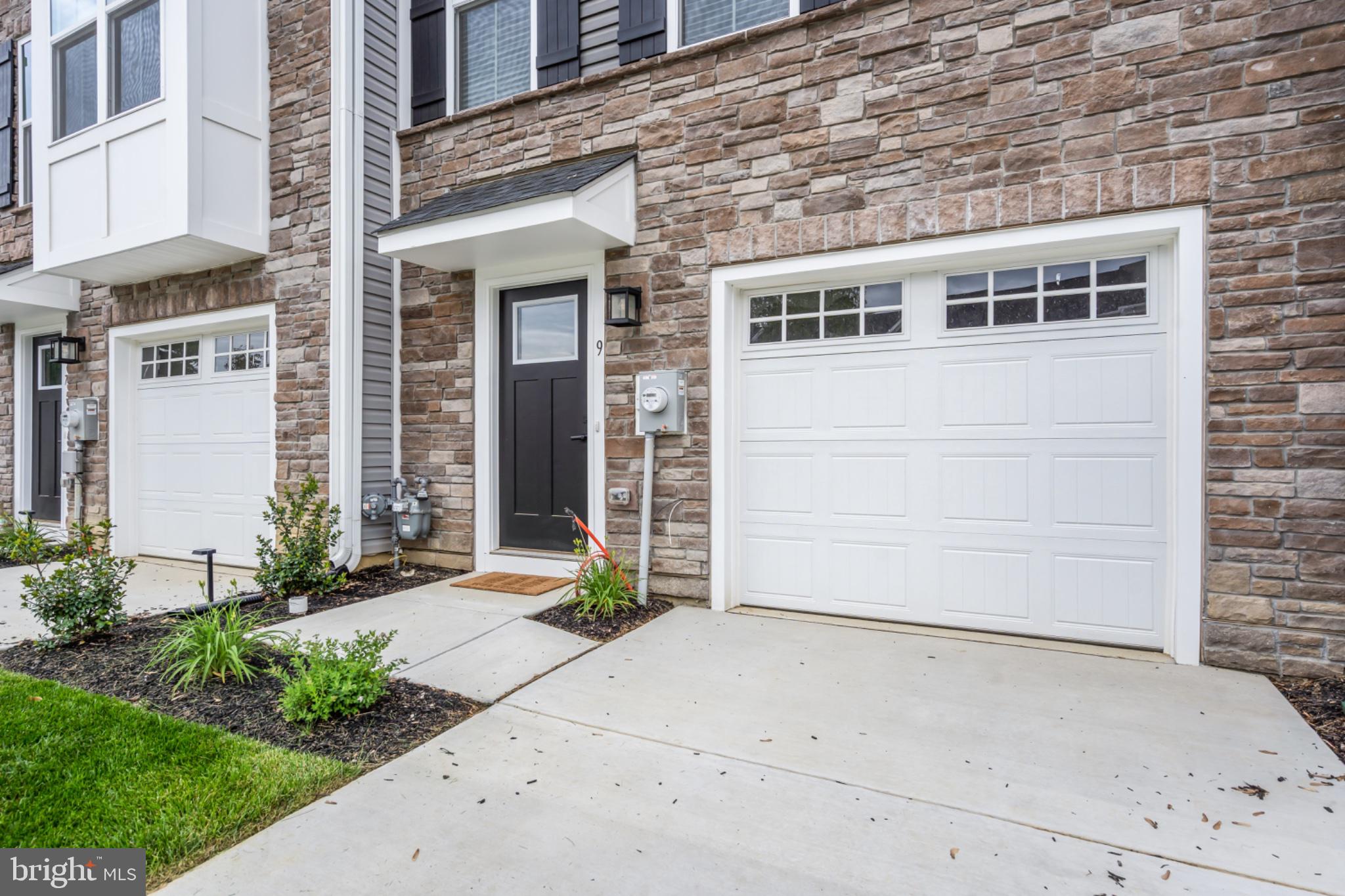 9 FOXWOOD DRIVE
