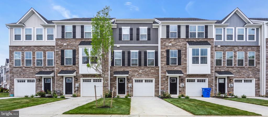 9 FOXWOOD DRIVE