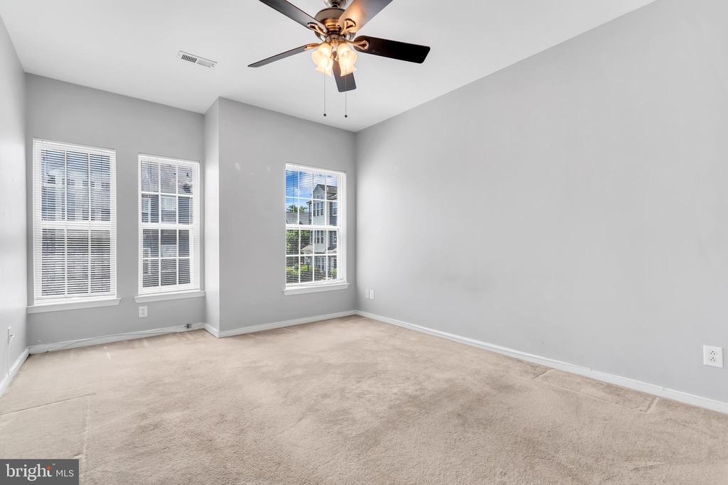 9 RIVER LANE