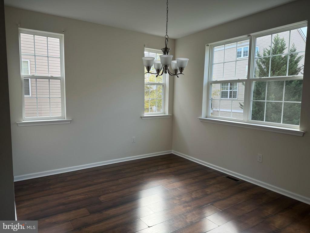 46 CREEKSIDE WAY