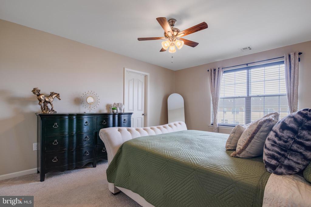 46 CREEKSIDE WAY