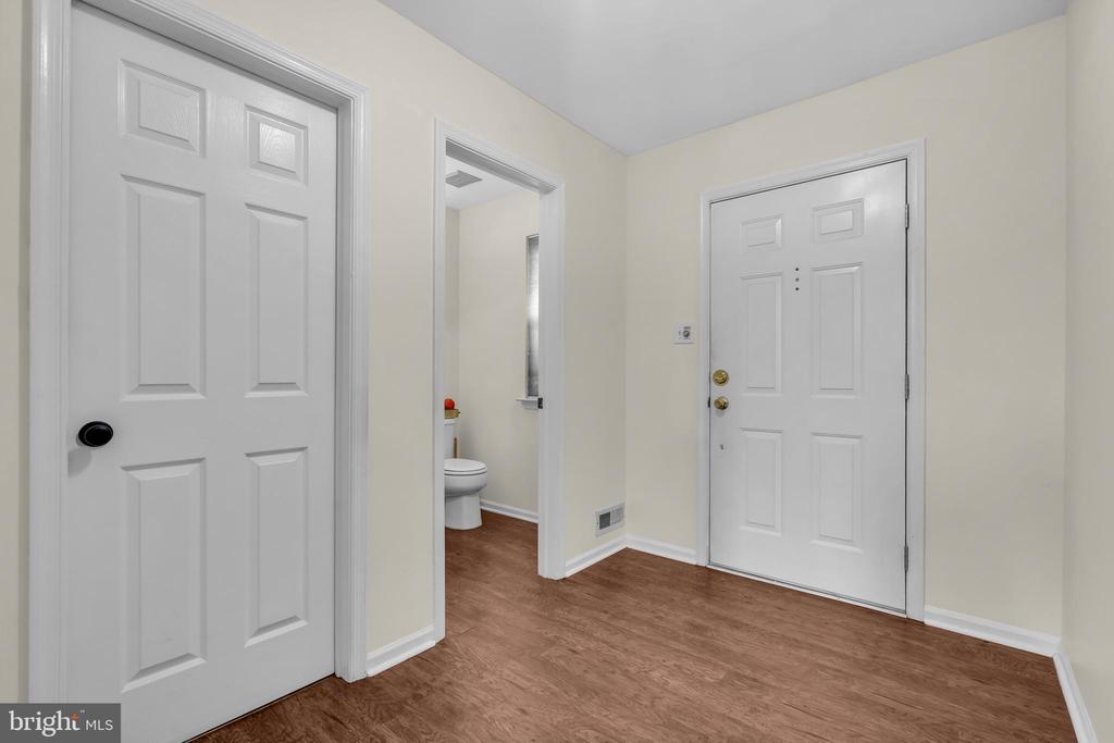 21 VALLEYBROOK COURT
