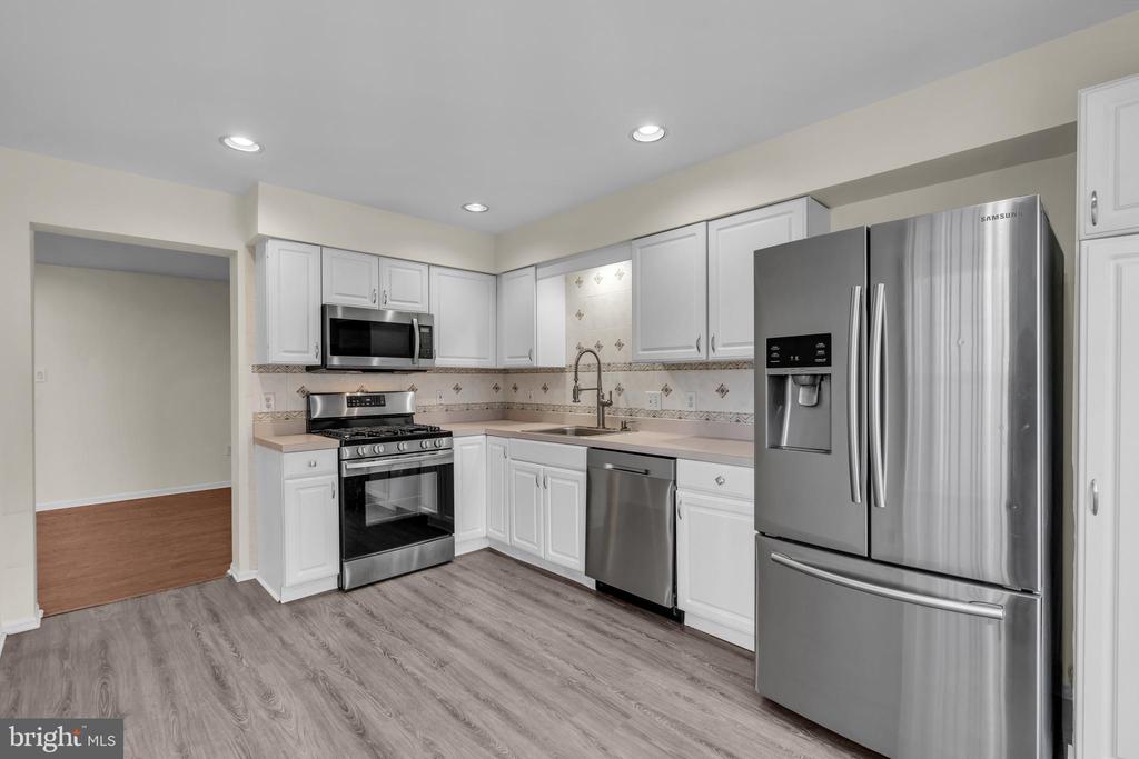 21 VALLEYBROOK COURT