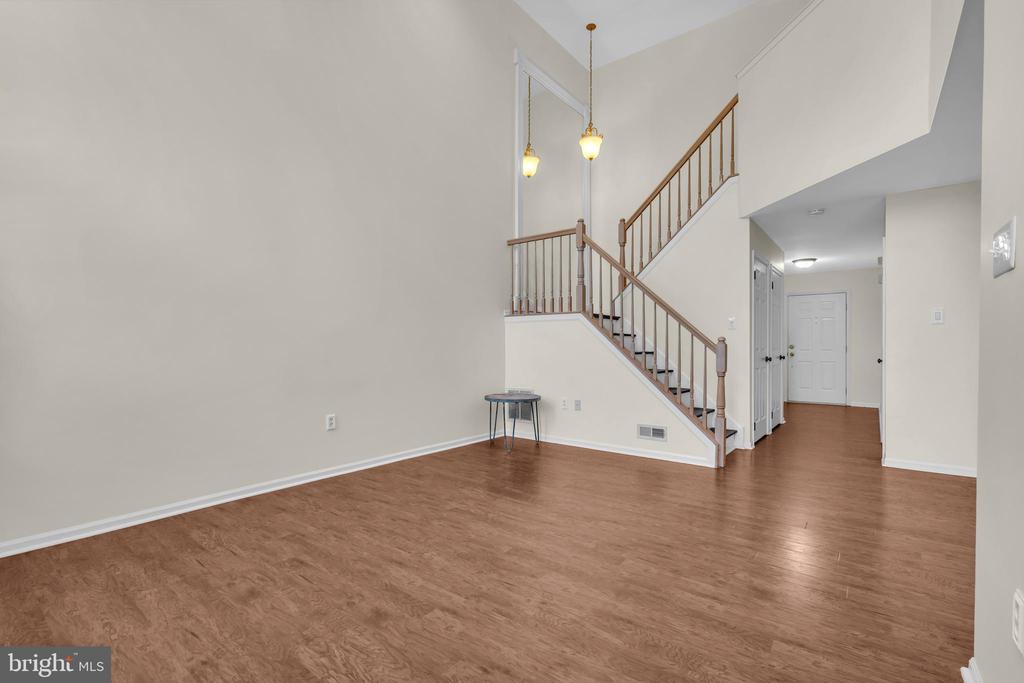 21 VALLEYBROOK COURT