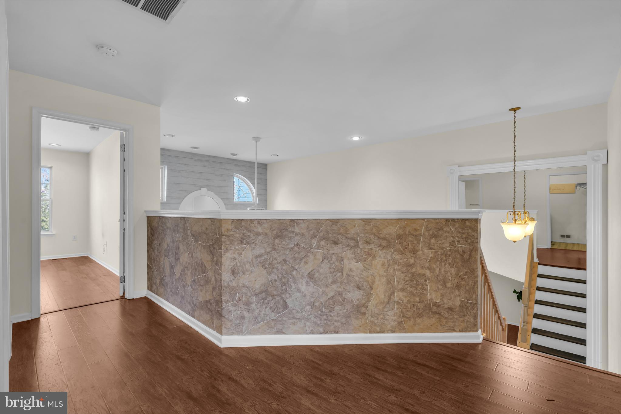 21 VALLEYBROOK COURT