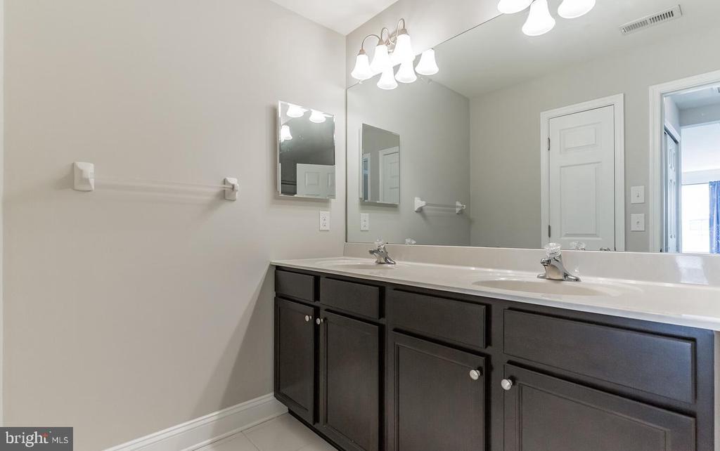 507 LEXINGTON MEWS