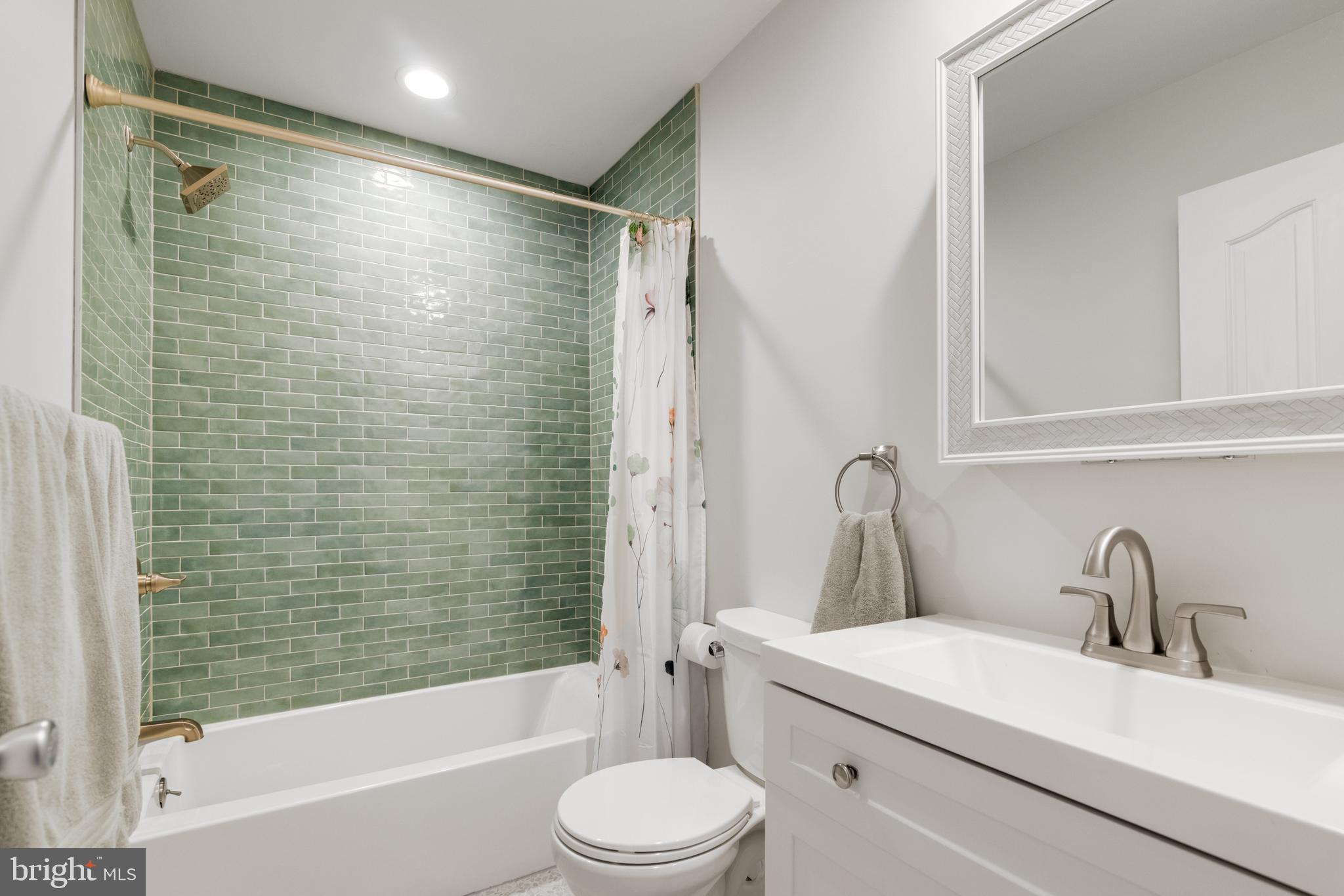 255 SHORE DRIVE 13