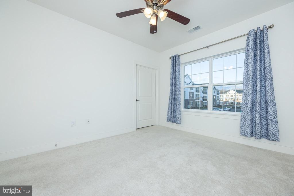 527 TAVERN ROAD
