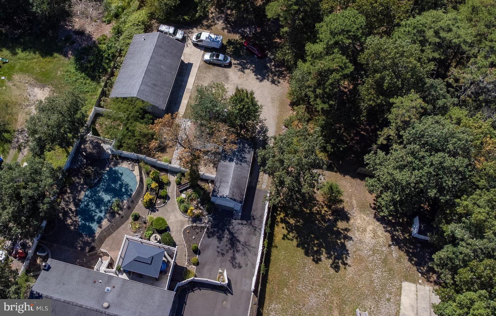 2121 RIDGEWAY ROAD