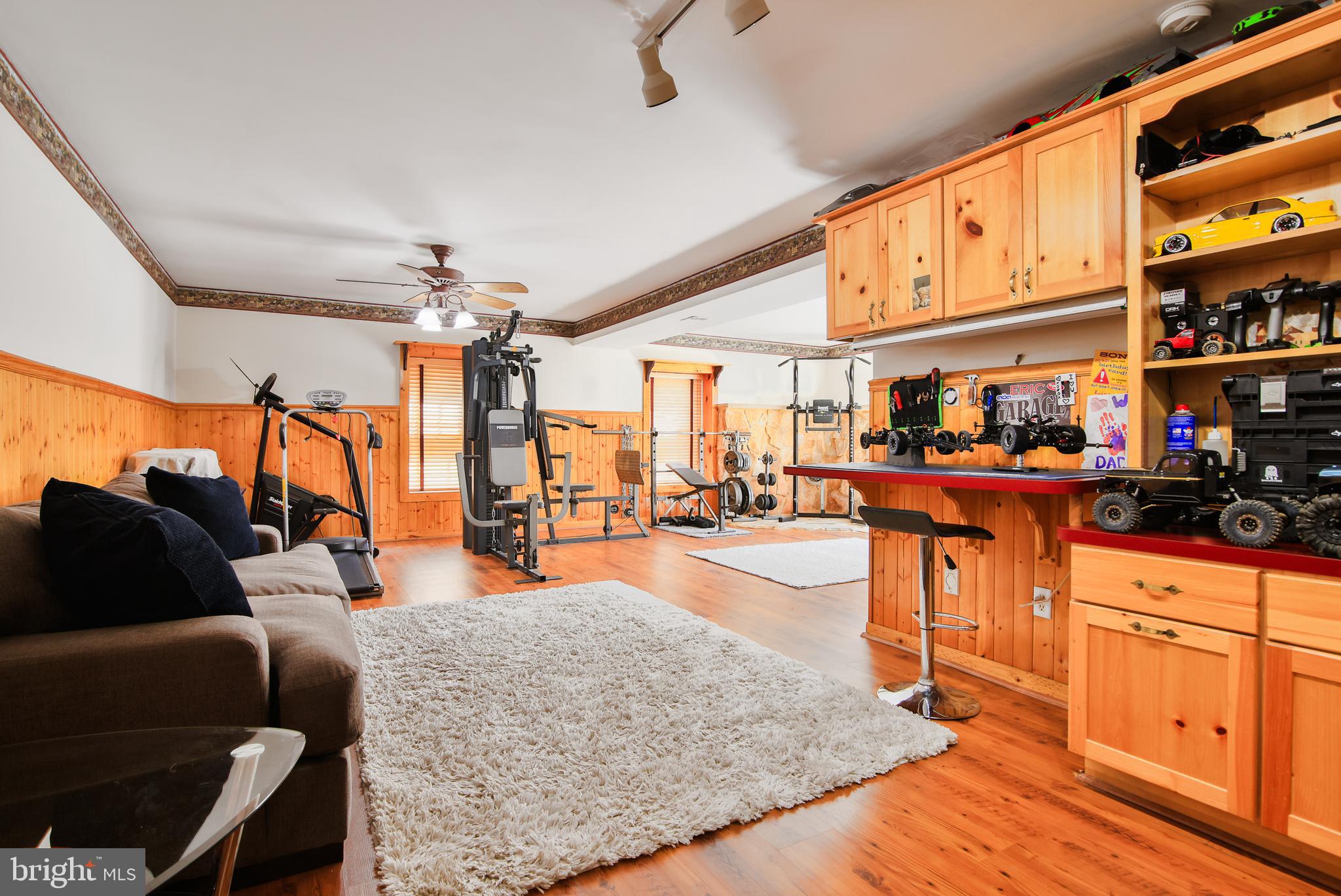 2121 RIDGEWAY ROAD