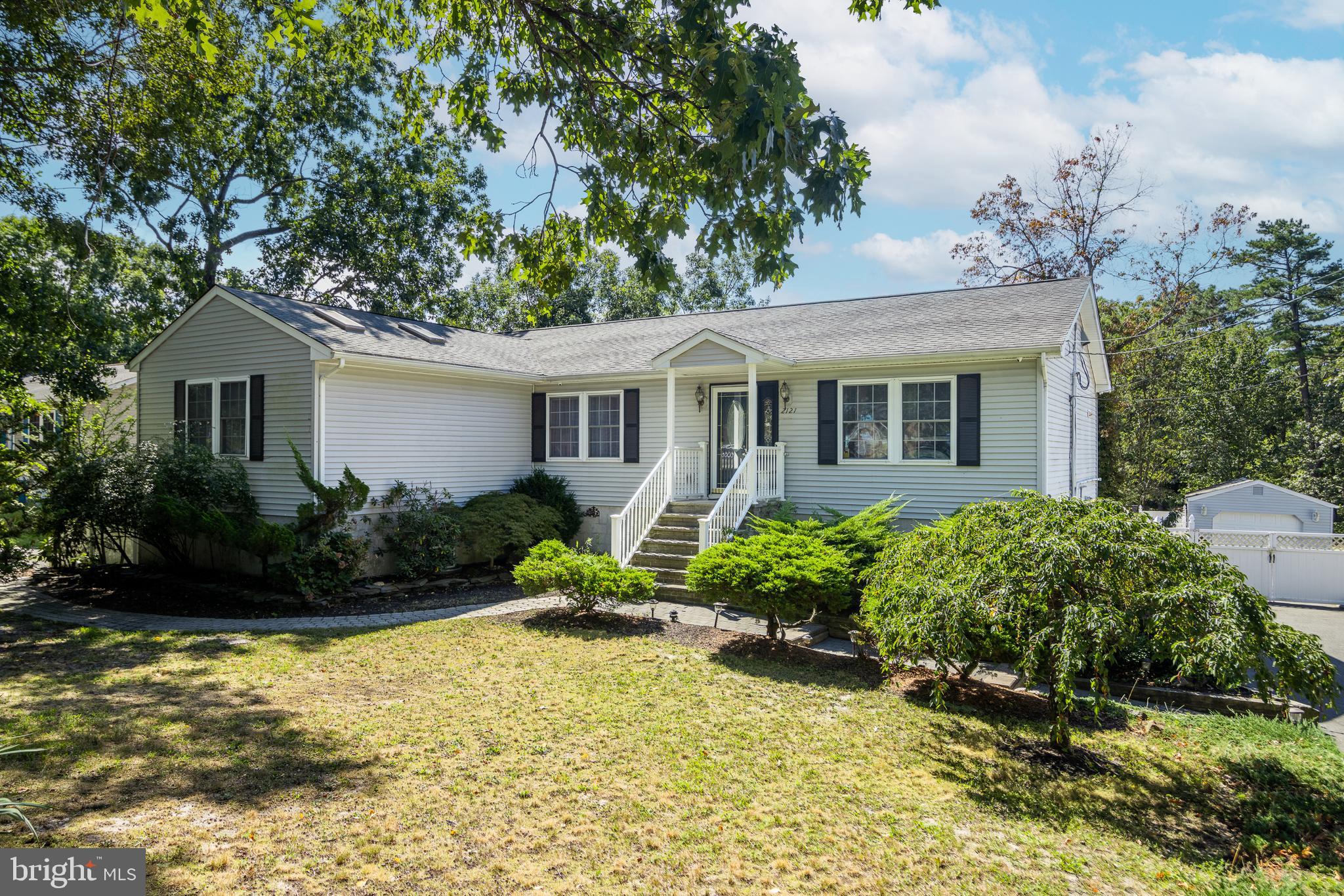 2121 RIDGEWAY ROAD