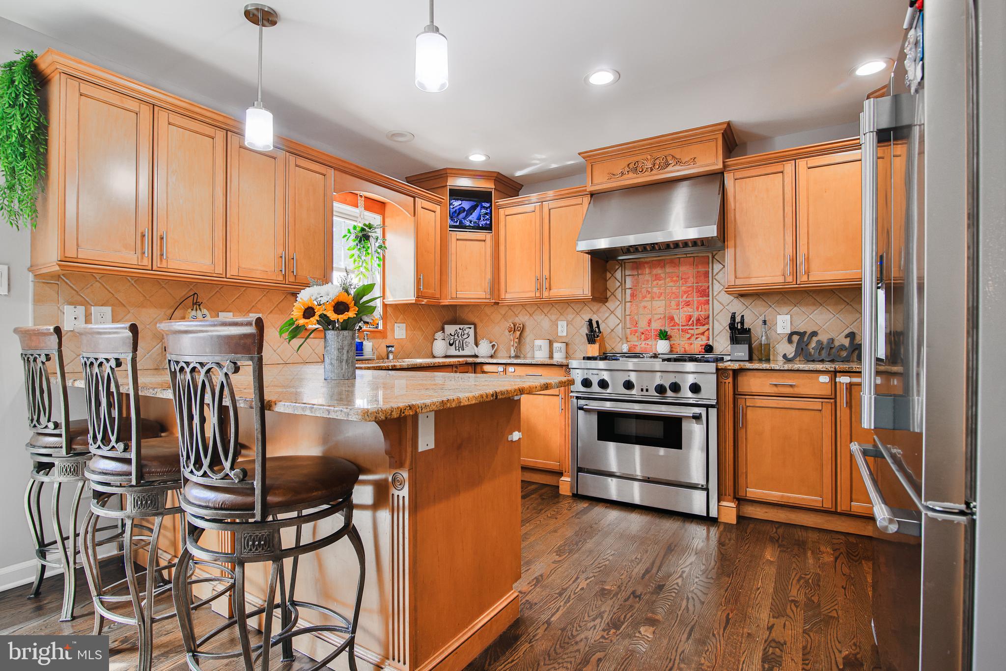 2121 RIDGEWAY ROAD