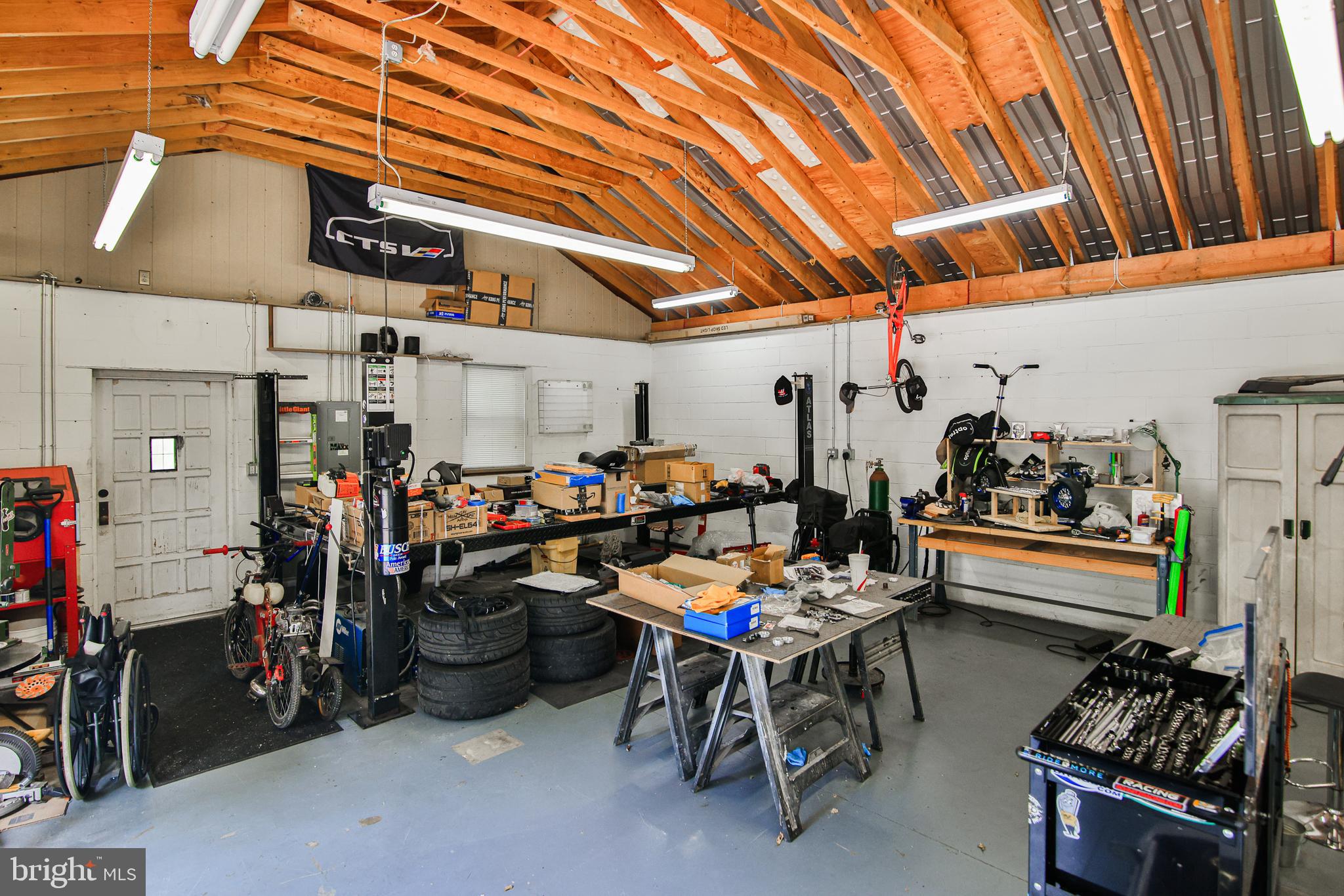 2121 RIDGEWAY ROAD