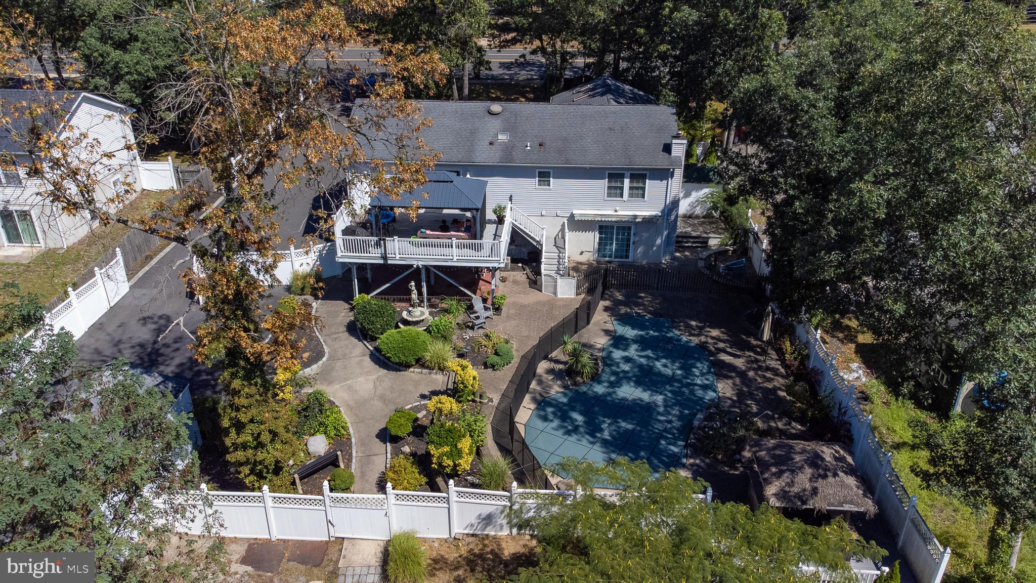 2121 RIDGEWAY ROAD
