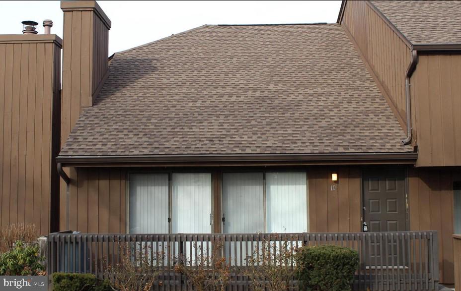 10 KINGSBERRY DRIVE