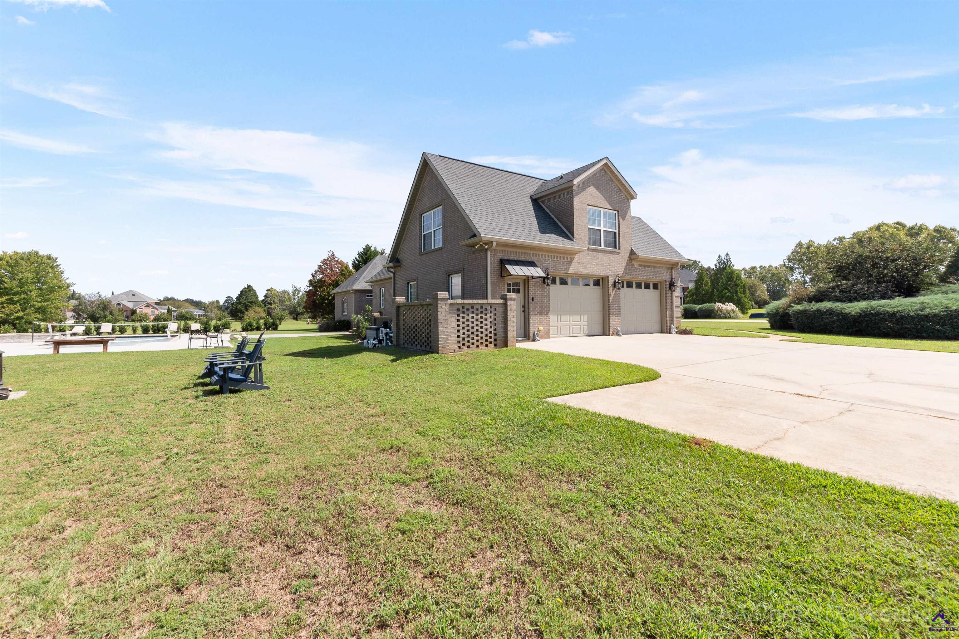 102 Country Court