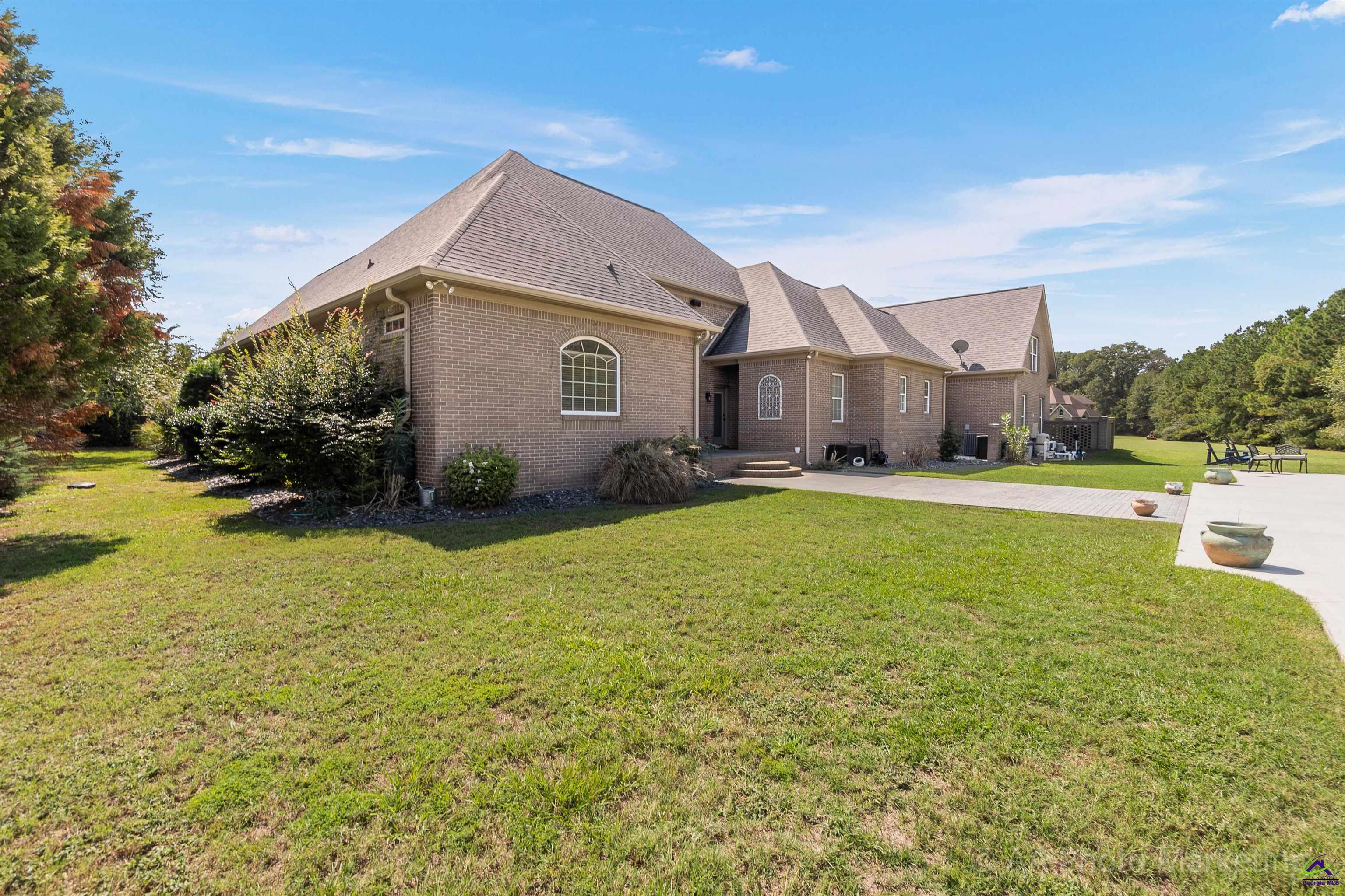 102 Country Court