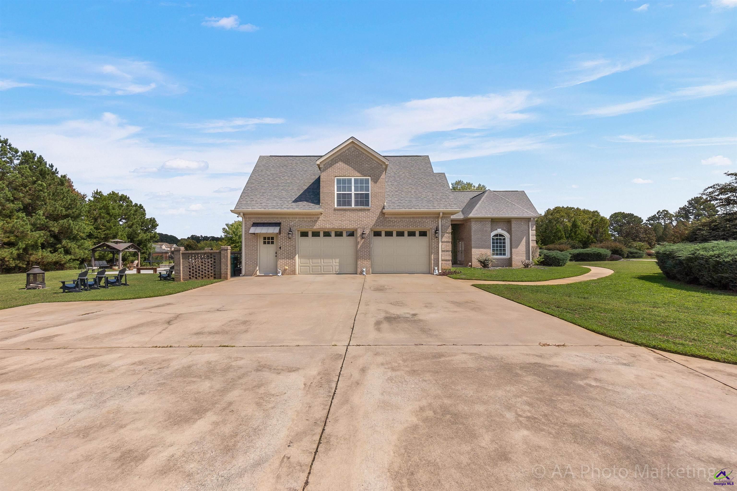 102 Country Court