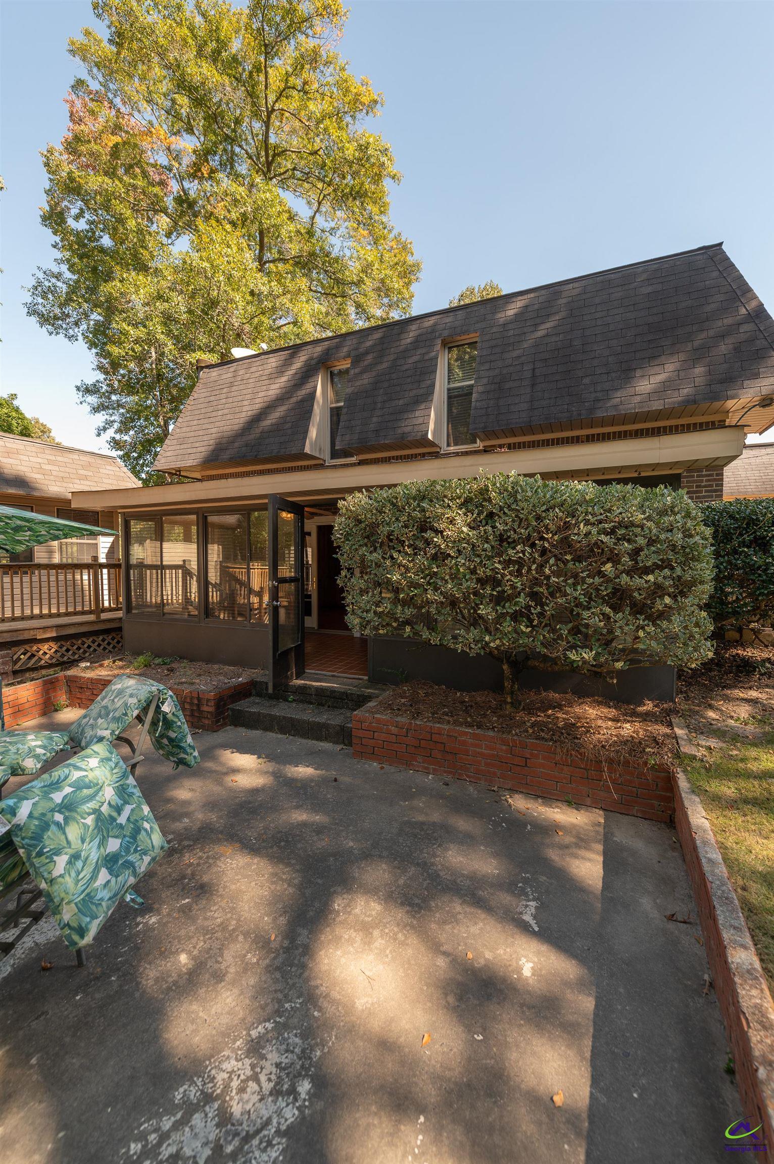 111 Echo Lane