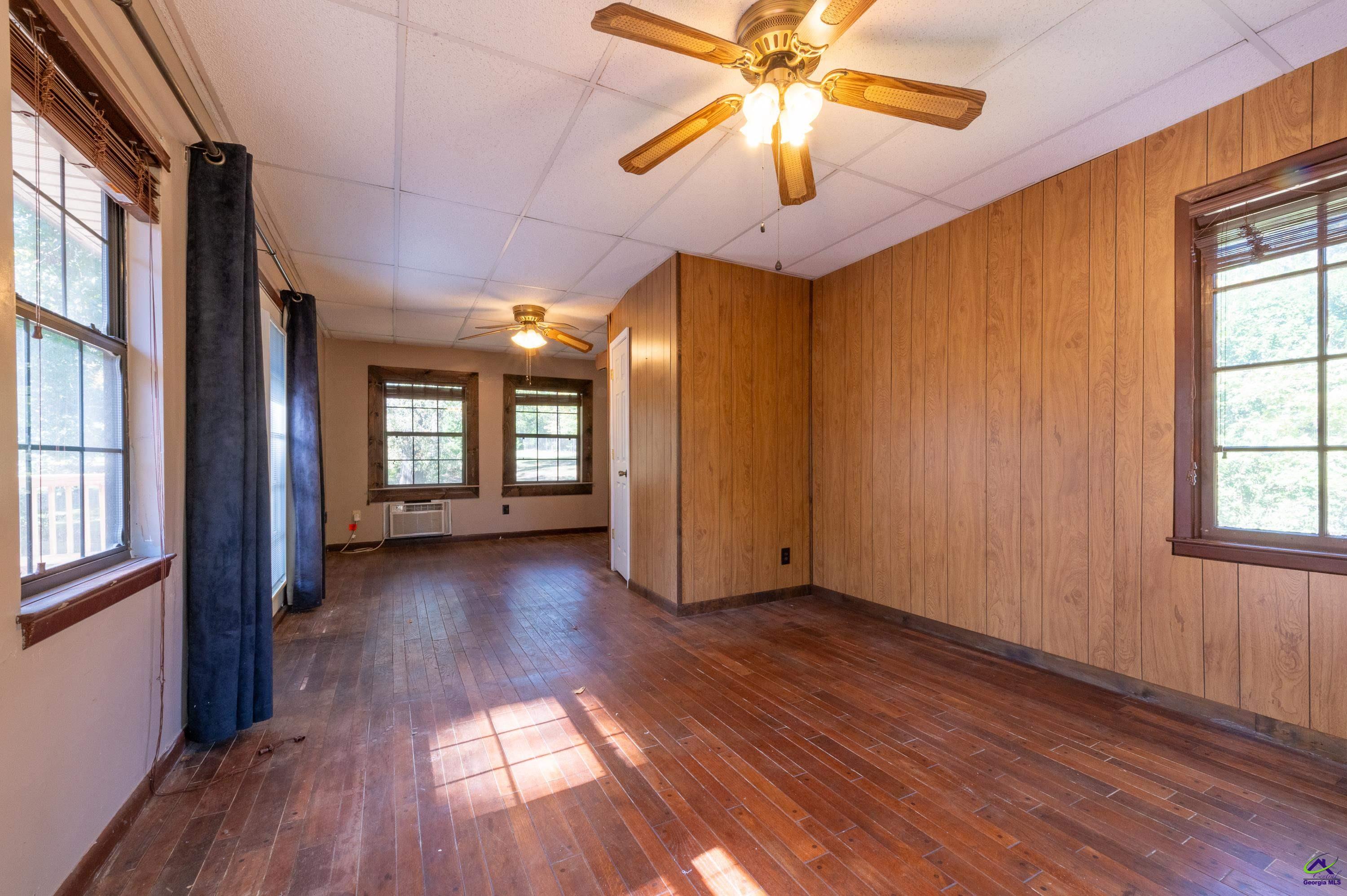 111 Echo Lane