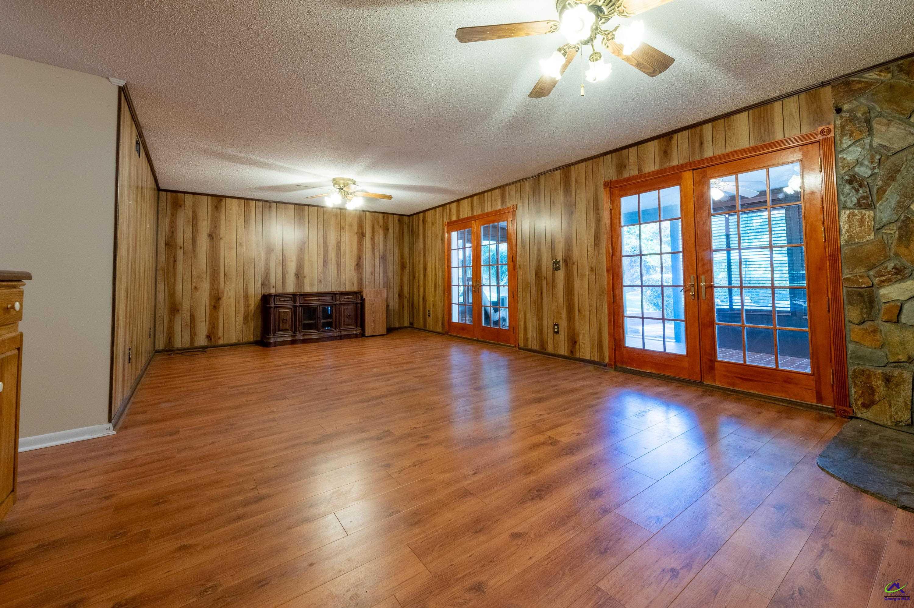 111 Echo Lane