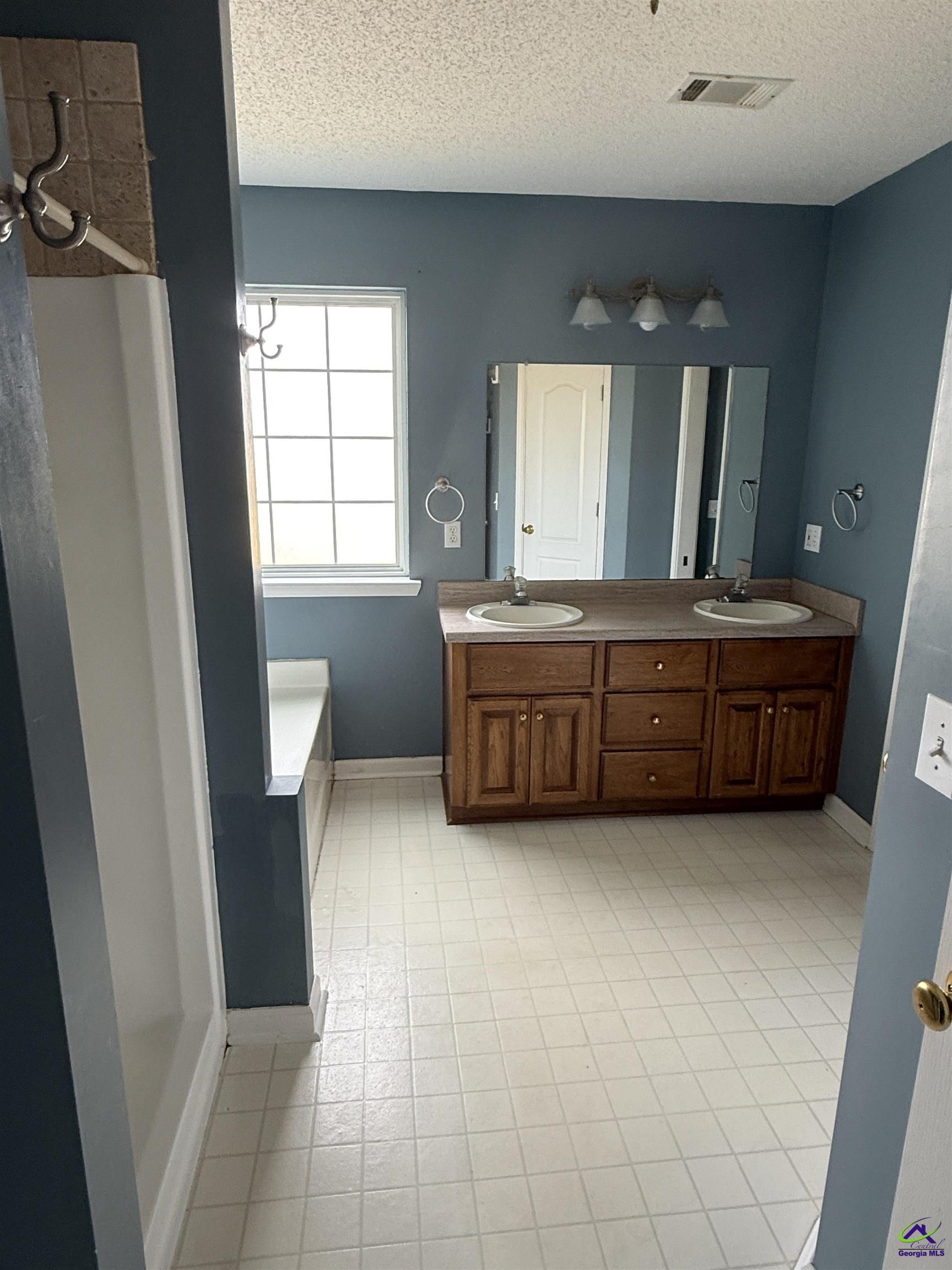 115 Eastview