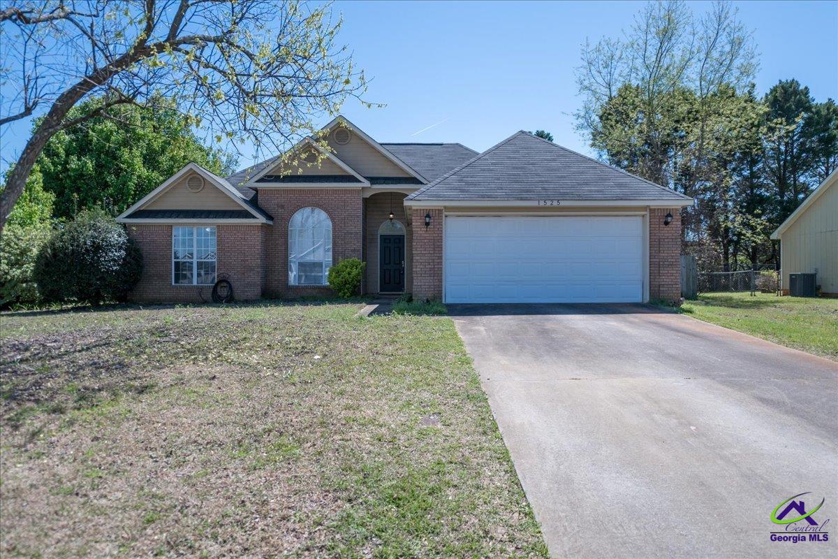 1525 Sweetwater
