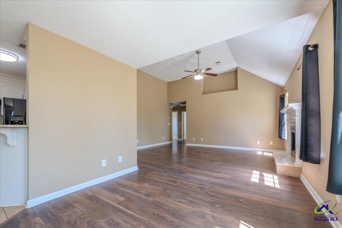 1525 Sweetwater